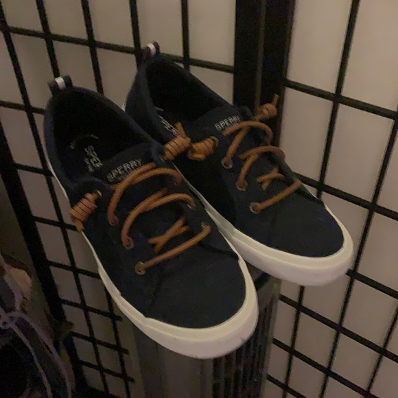 7 1/2 navy sperrys and gray - Picture 1 of 3